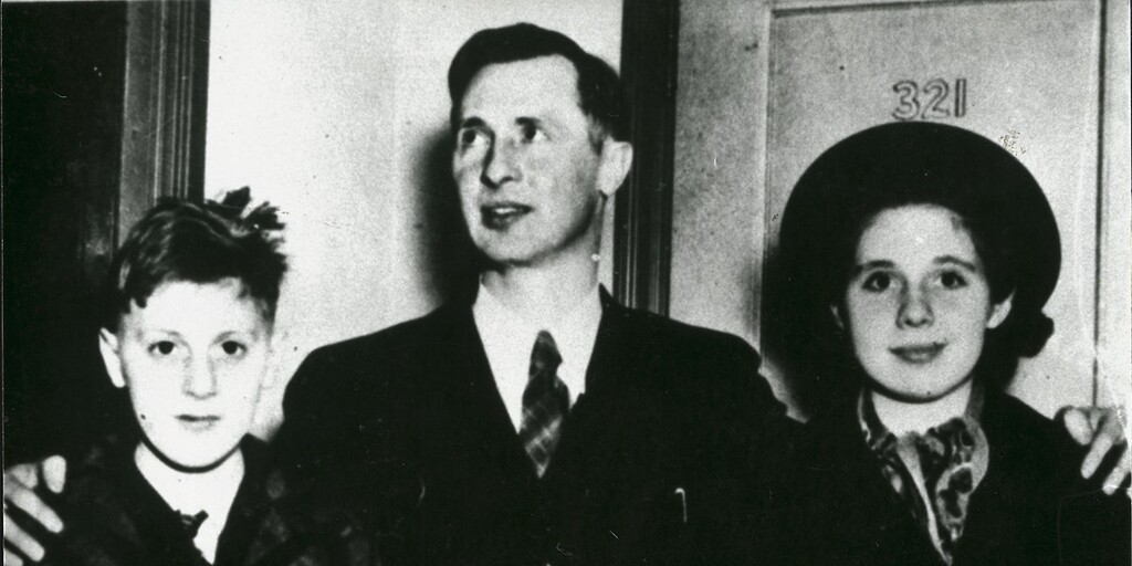 Minersville School District v. Gobitis (6340) The TimeGhost Army