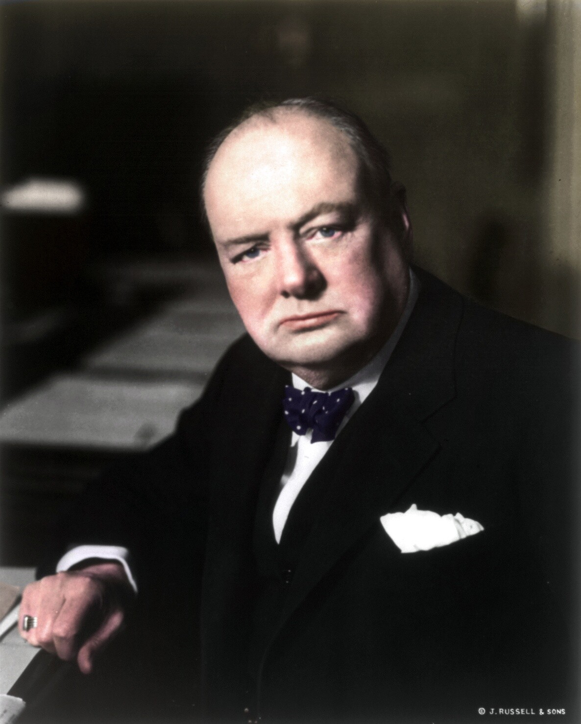 Winston_Churchill_cph.3b12010