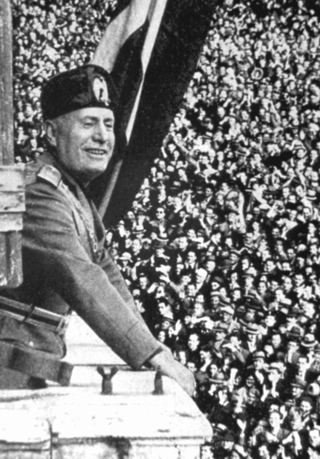 Benito-Mussolini-rally