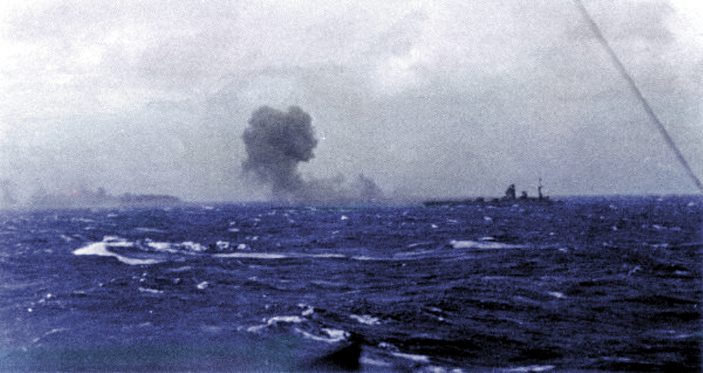 05, Rodney firing on_Bismarck (Norman)