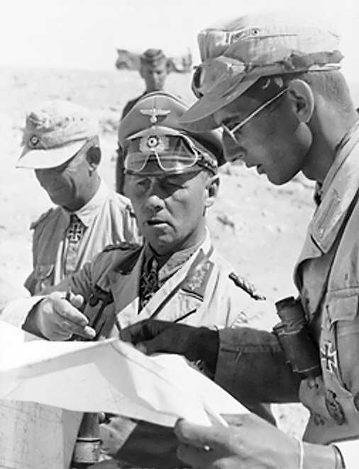 Rommel_with_his_aides